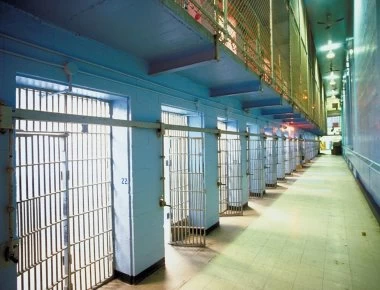 Διαψεύδει κατηγορηματικά ξυλοδαρμό του παιδοκτόνου της Κέρκυρας το Υπουργείο Δικαιοσύνης